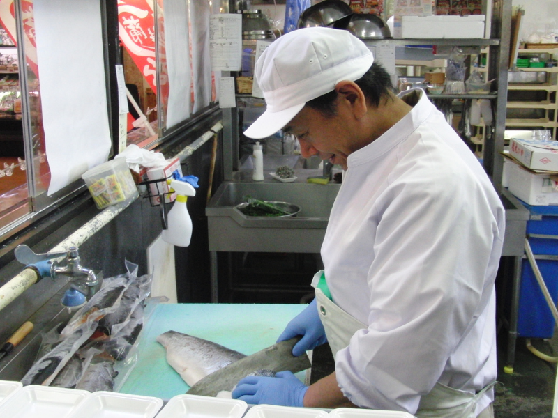 スーパーマーケットの鮮魚加工スタッフ募集